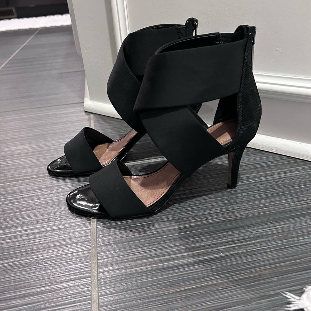 DONALD J PLINER Black Stiletto strappy Heel SIZE 7.5